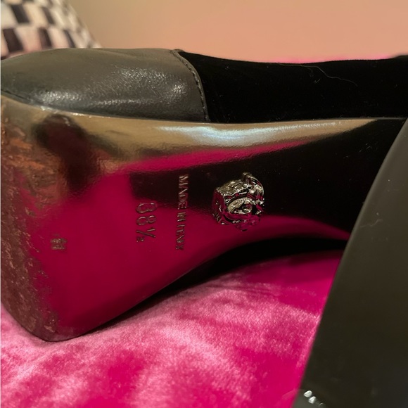 VERSACE CHRYSTAL-EMBELLISHED CROSS VELVET and LEATHER KNEE BOOTS 38 1/2 / 8.5. - Picture 11 of 12